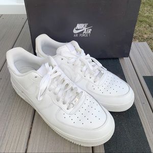 BRAND NEW WHITE NIKE AIR FORCE 1 11.5M/13.5W